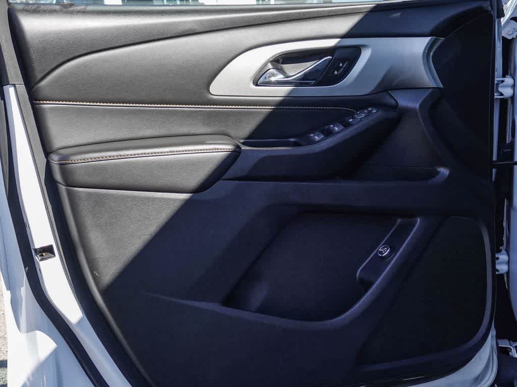 Thumbnail: 2020 Chevrolet Traverse - 19