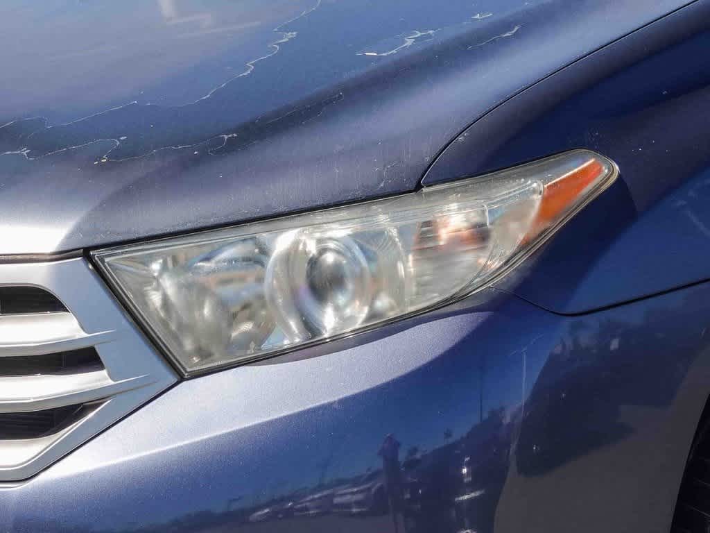 Thumbnail: 2011 Toyota Highlander - 8