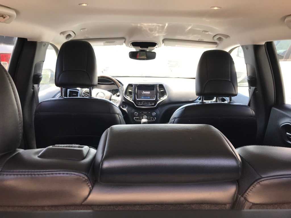 Thumbnail: 2019 Jeep Cherokee - 7