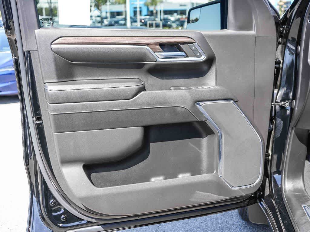 Thumbnail: 2023 Chevrolet Silverado 1500 - 22