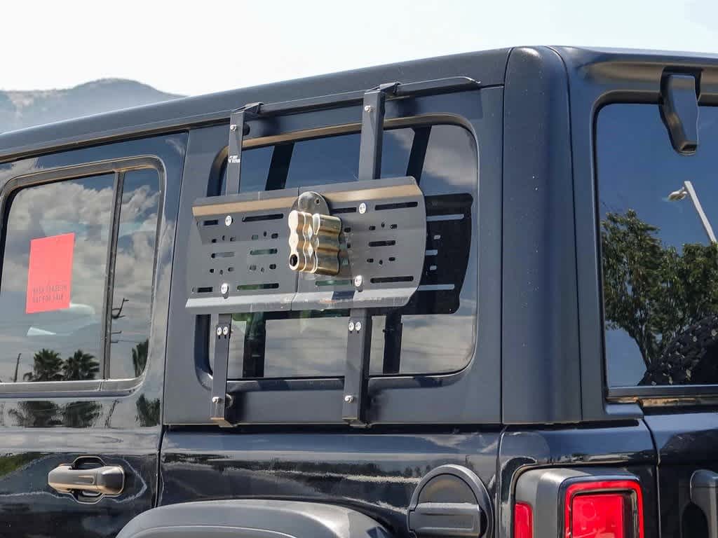 Thumbnail: 2022 Jeep Wrangler - 16