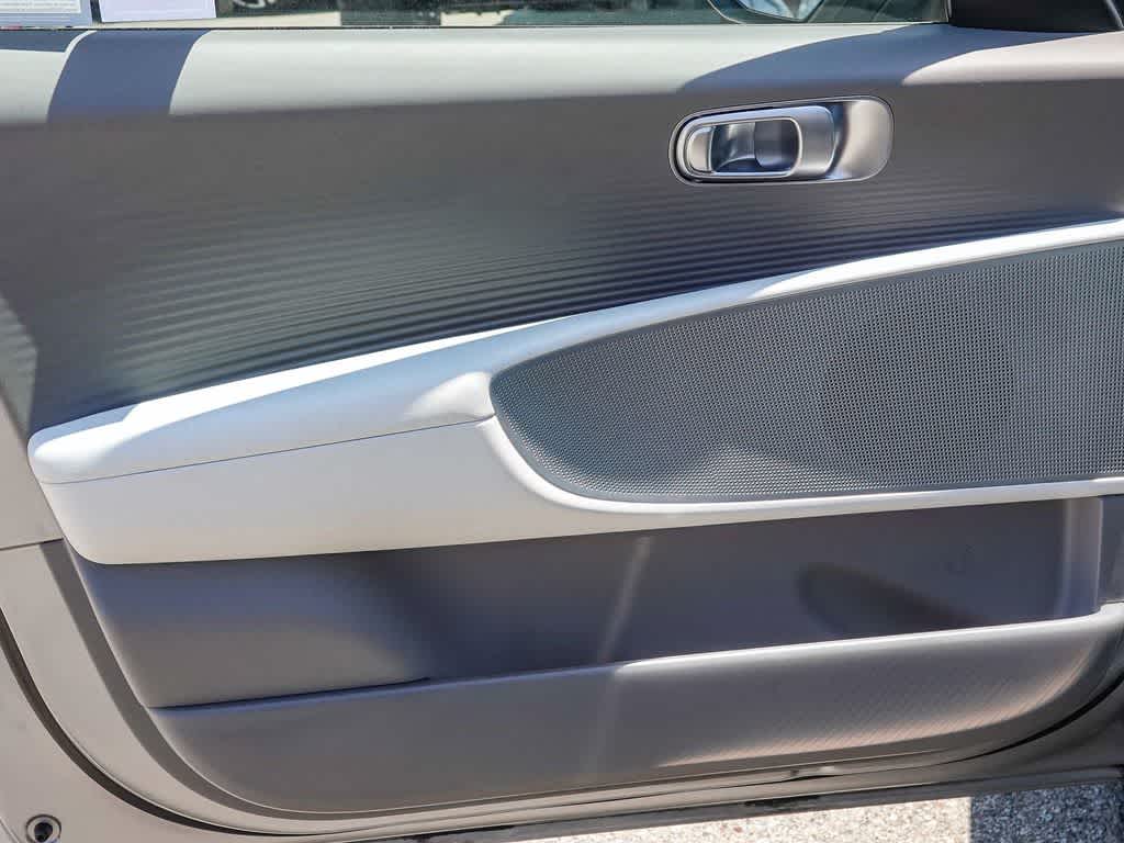 Thumbnail: 2023 Hyundai Ioniq 6 - 19