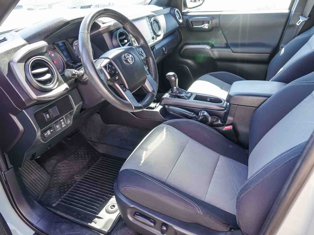 Thumbnail: 2022 Toyota Tacoma - 16