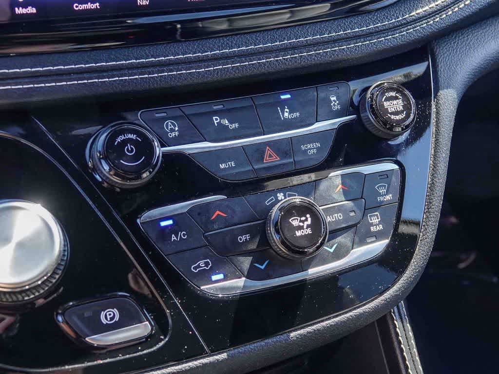 Thumbnail: 2025 Chrysler Pacifica - 21