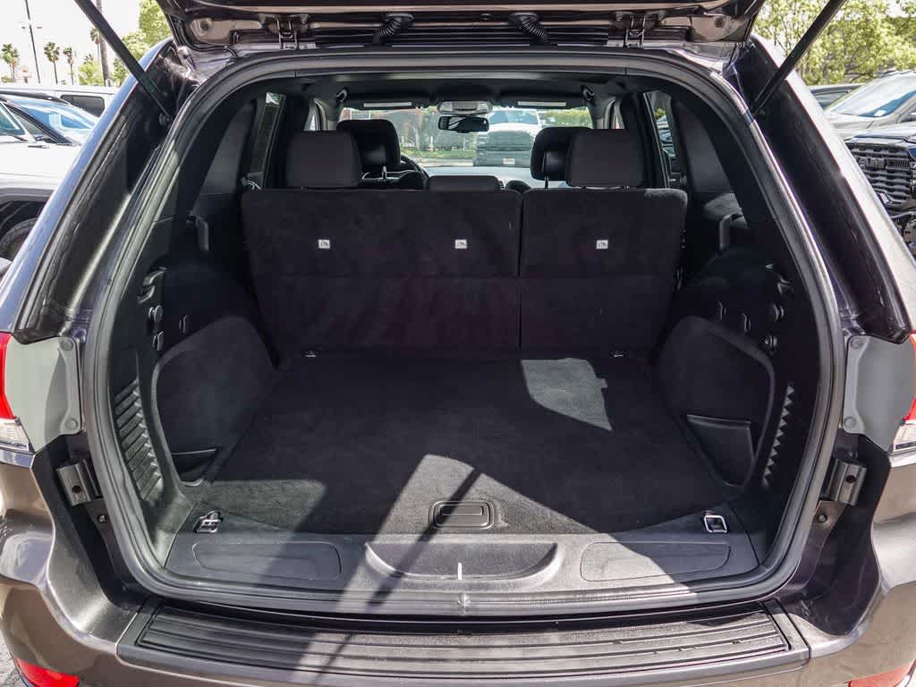 Thumbnail: 2015 Jeep Grand Cherokee - 21