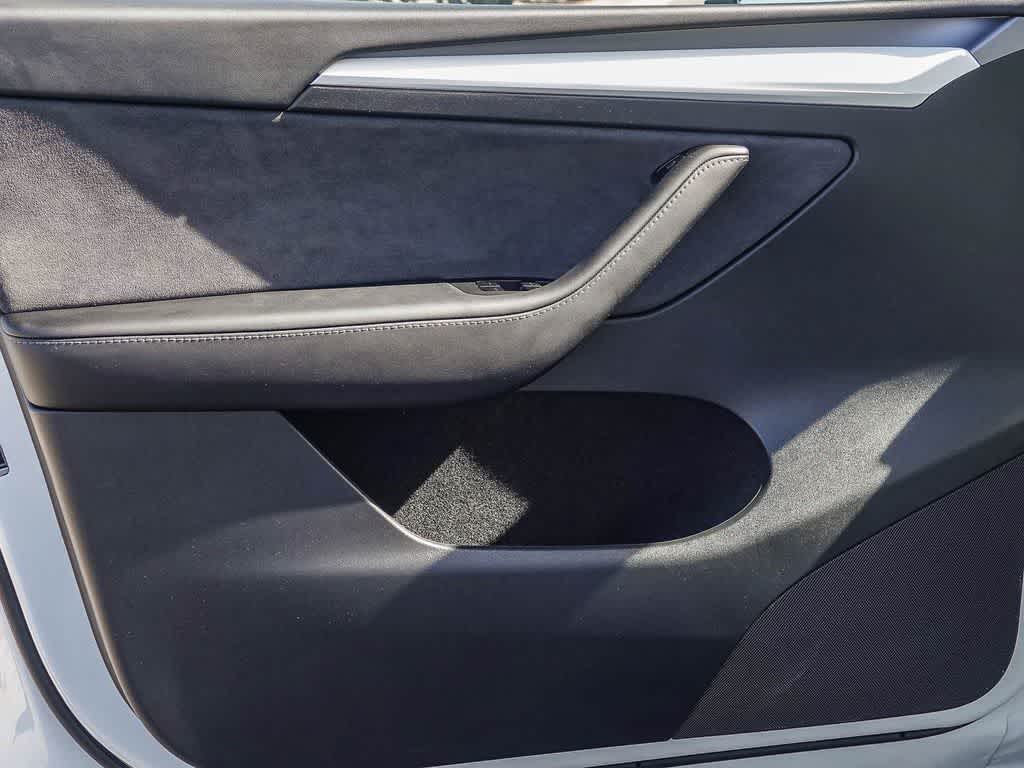 Thumbnail: 2025 Tesla Model Y - 18