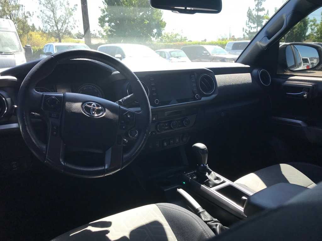 Thumbnail: 2022 Toyota Tacoma - 11