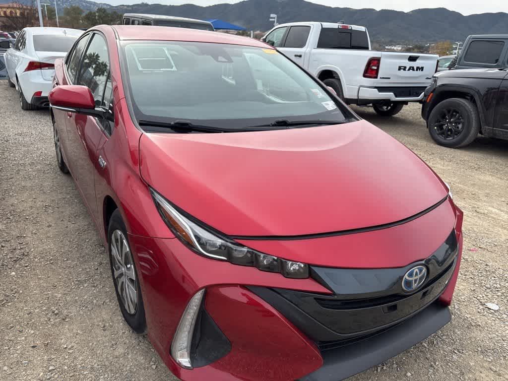 Thumbnail: 2017 Toyota Prius Prime - 3