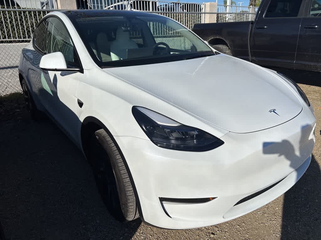 Thumbnail: 2025 Tesla Model Y - 3