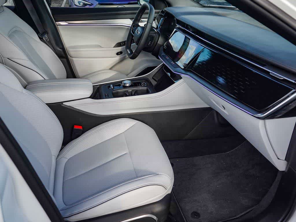 Thumbnail: 2025 Jeep Wagoneer S - 14