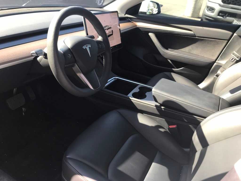 Thumbnail: 2023 Tesla Model 3 - 7