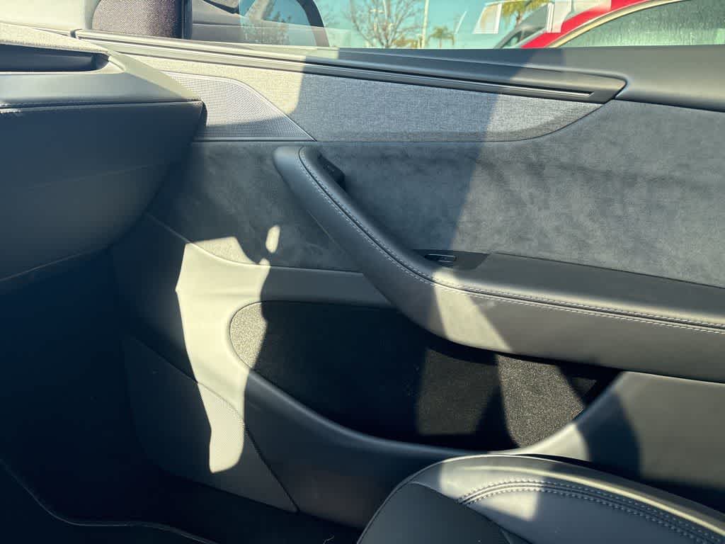 Thumbnail: 2026 Tesla Model Y - 13