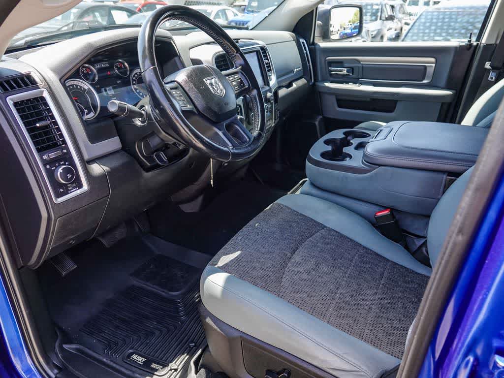 Thumbnail: 2019 RAM 1500 Classic - 16