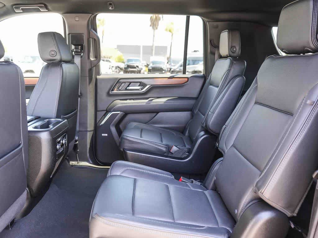 Thumbnail: 2025 GMC Yukon XL - 18