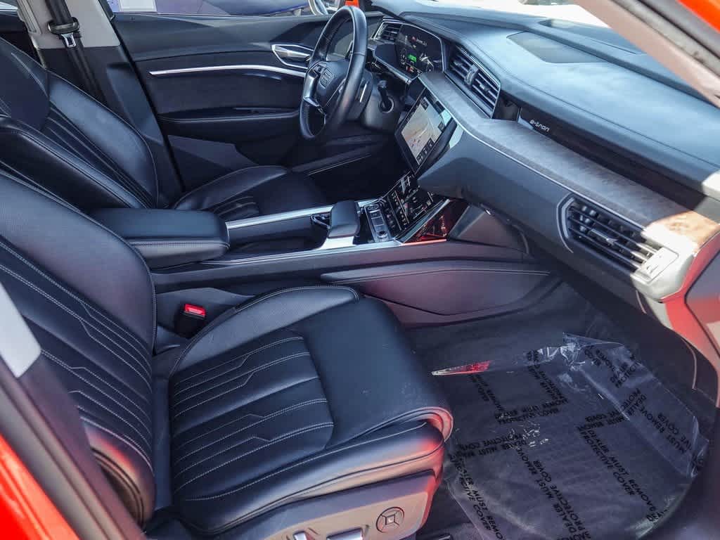 Thumbnail: 2019 Audi e-tron - 15