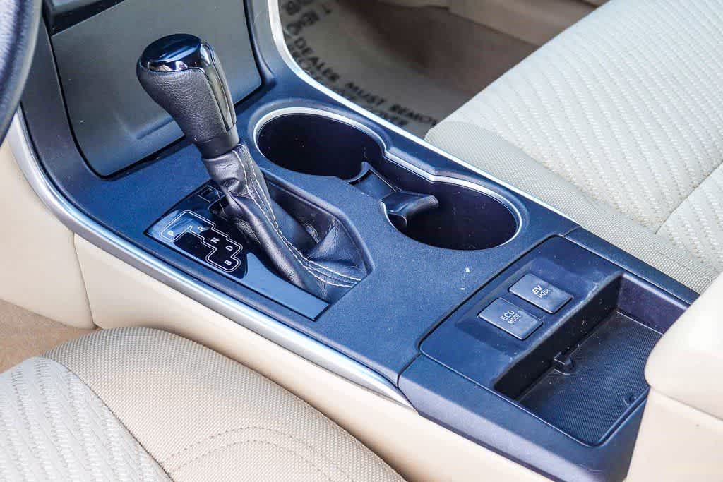 Thumbnail: 2017 Toyota Camry - 18