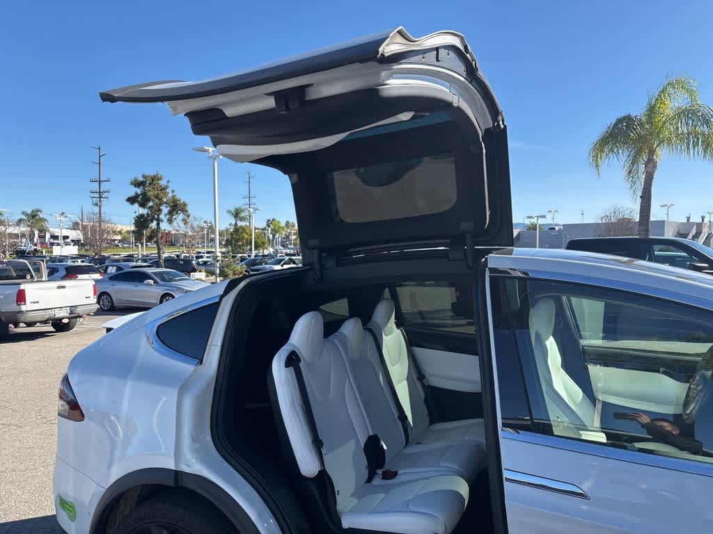 Thumbnail: 2021 Tesla Model X - 9