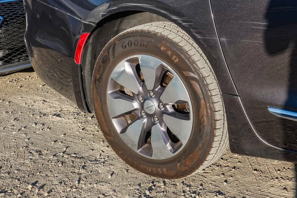 Thumbnail: 2019 Chrysler Pacifica - 9