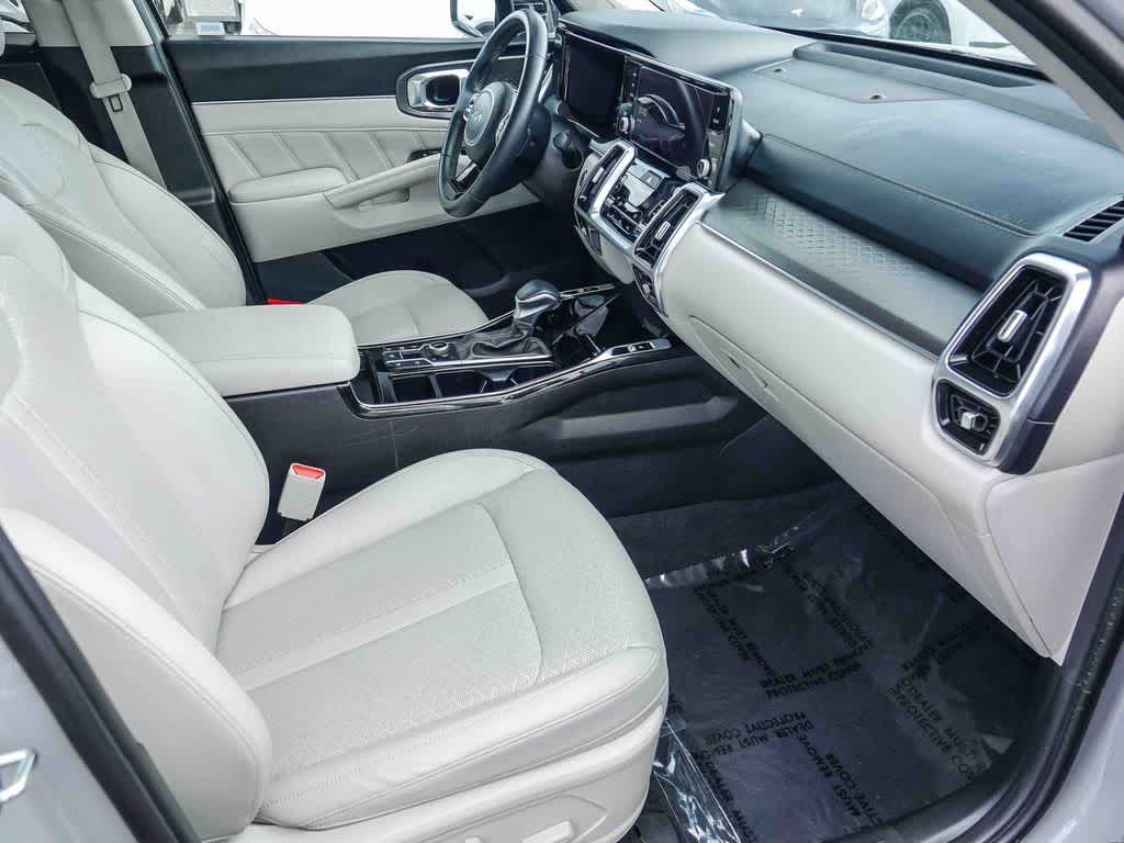 Thumbnail: 2023 Kia Sorento - 15