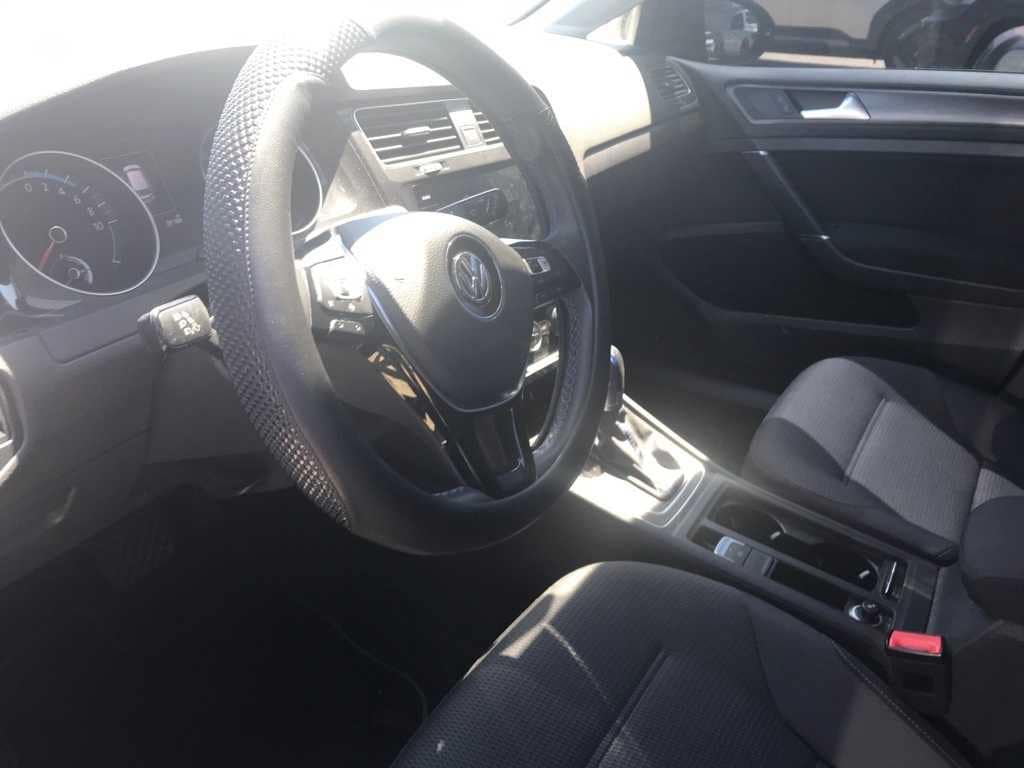 Thumbnail: 2019 Volkswagen e-Golf - 6