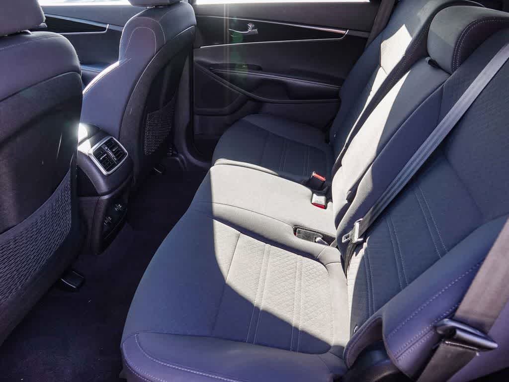 Thumbnail: 2019 Kia Sorento - 17