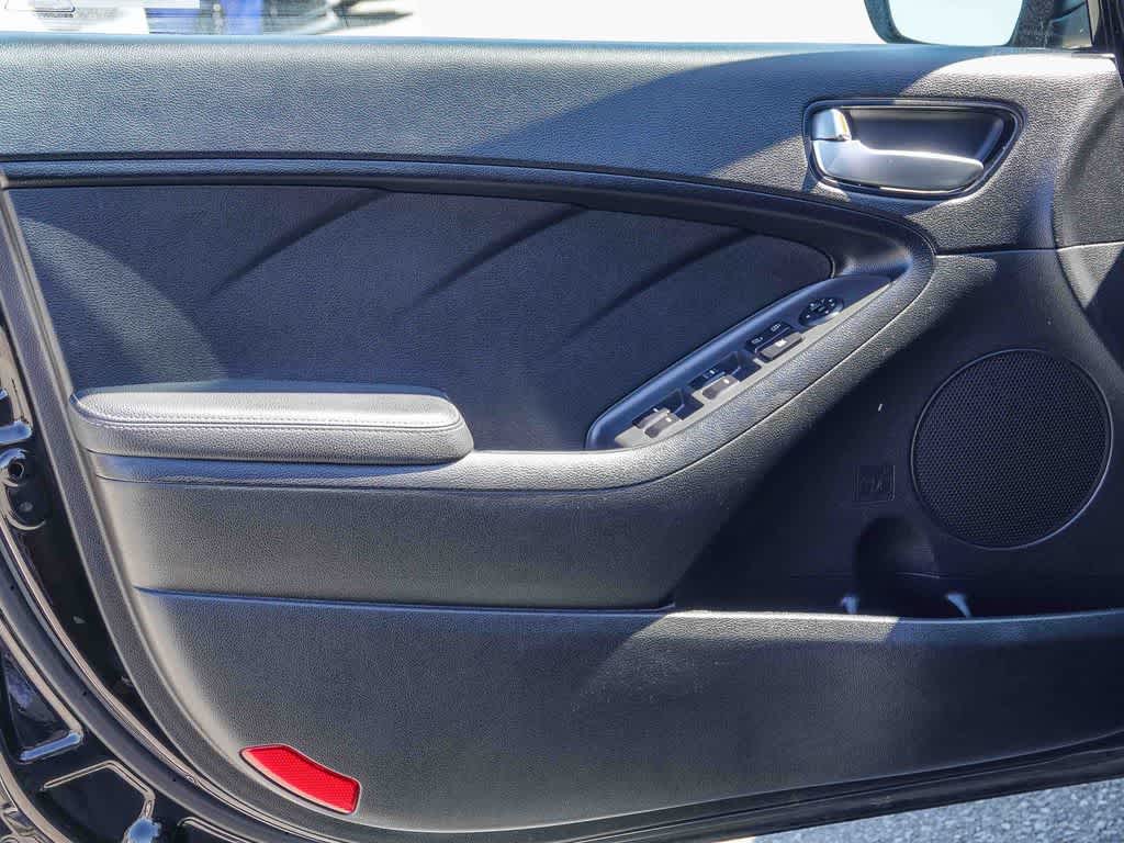 Thumbnail: 2017 Kia Forte - 19