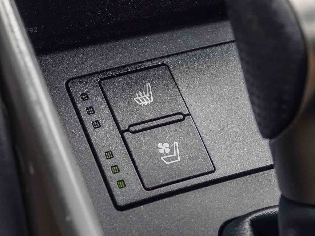 Thumbnail: 2019 Lexus IS - 21