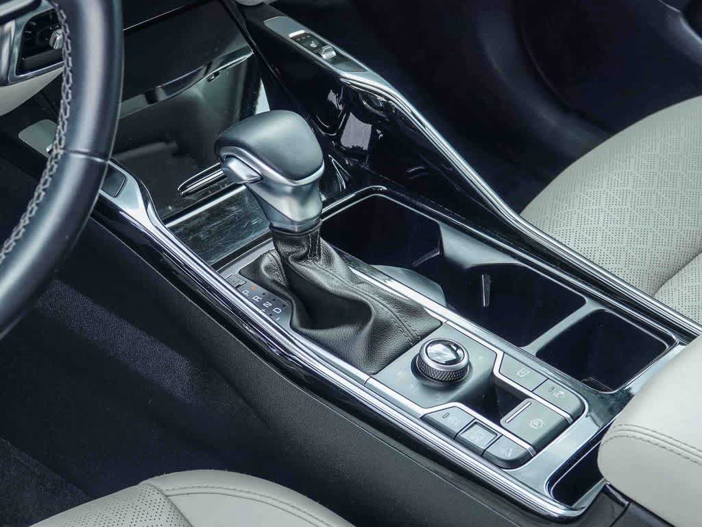 Thumbnail: 2023 Kia Sorento - 18