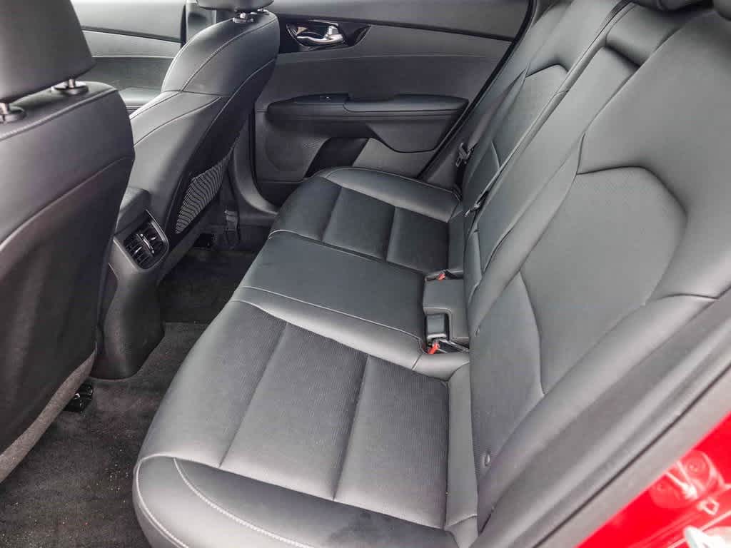 Thumbnail: 2021 Kia Forte - 17