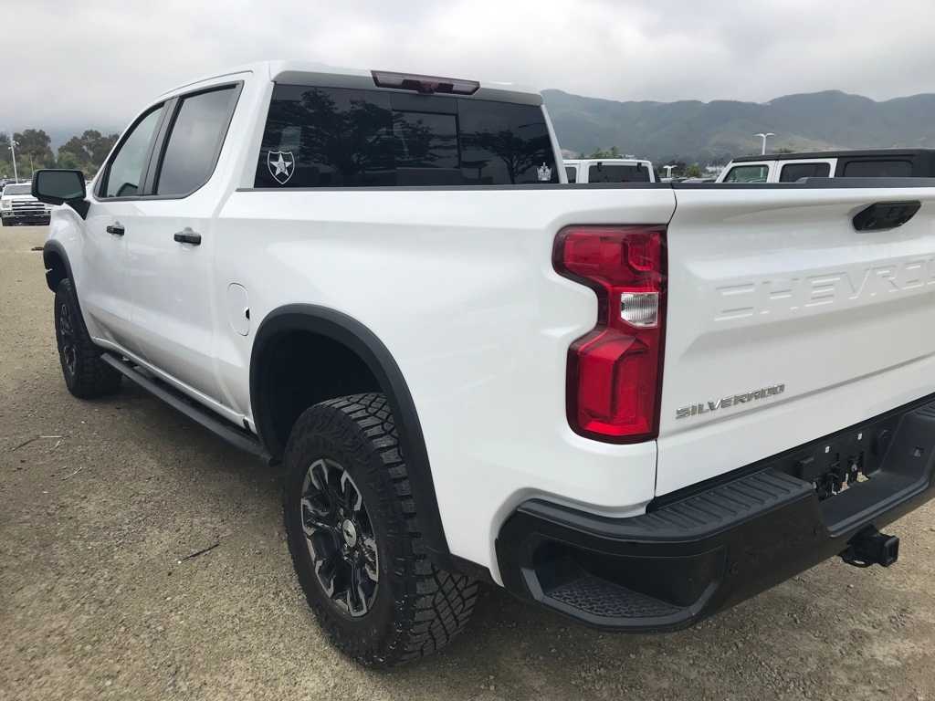 2023 Chevrolet Silverado 1500 ZR2 10