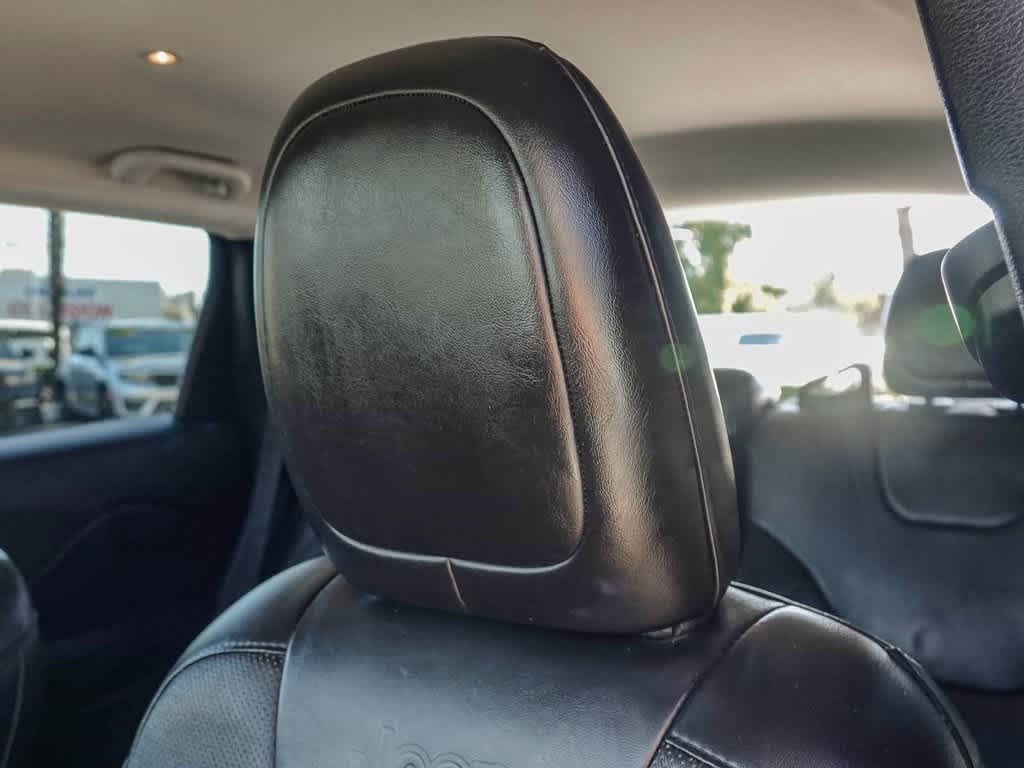 Thumbnail: 2020 Jeep Cherokee - 24