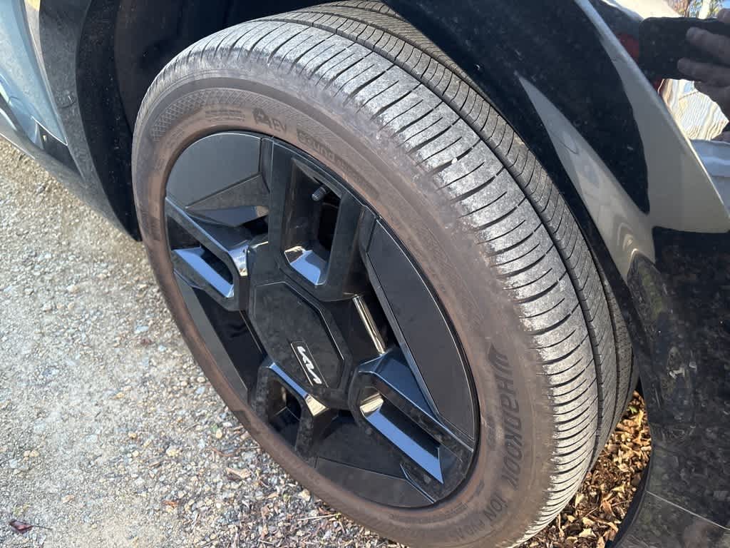 Thumbnail: 2024 Kia EV9 - 7