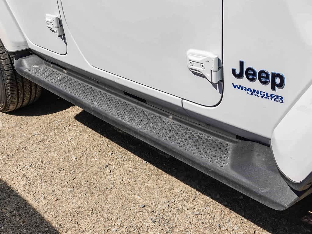 2022 Jeep Wrangler Unlimited Sahara 8
