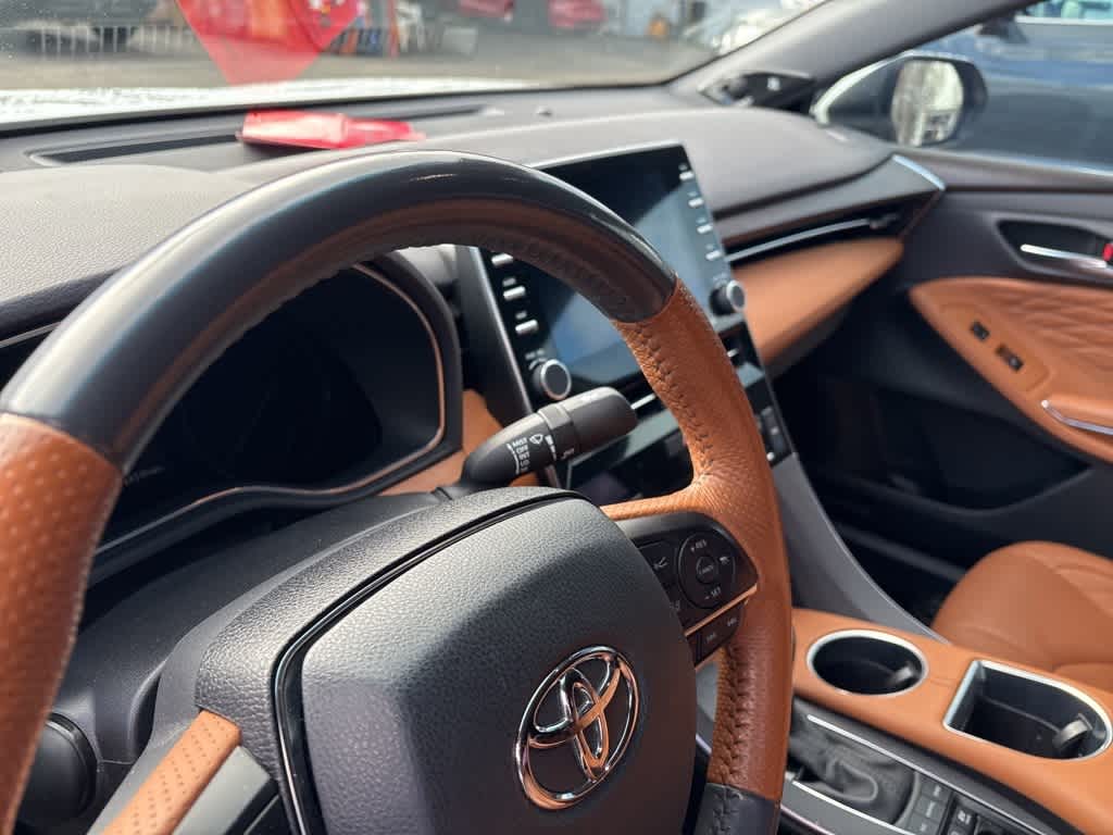 Thumbnail: 2022 Toyota Avalon - 16