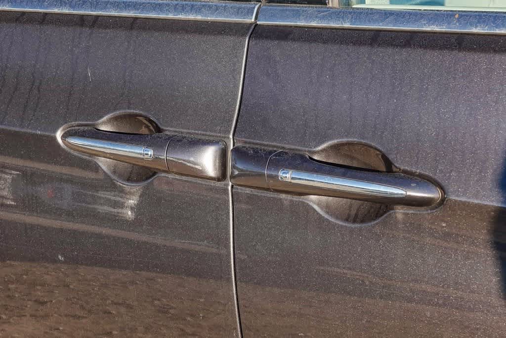 Thumbnail: 2019 Chrysler Pacifica - 7