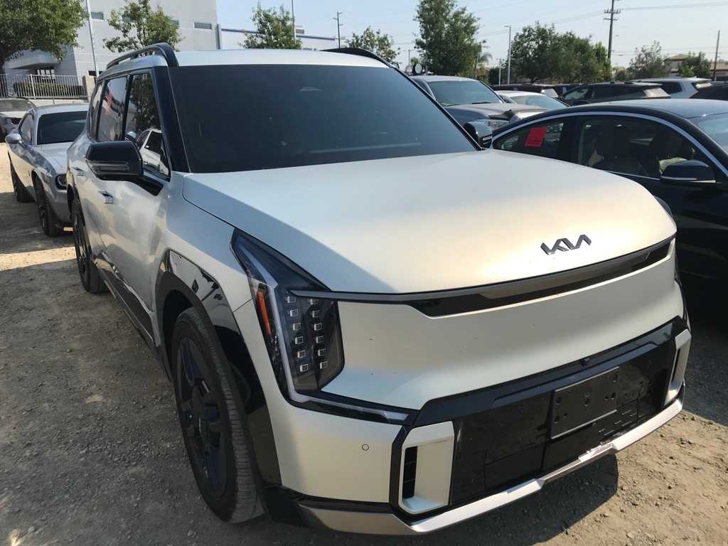 Thumbnail: 2024 Kia EV9 - 3