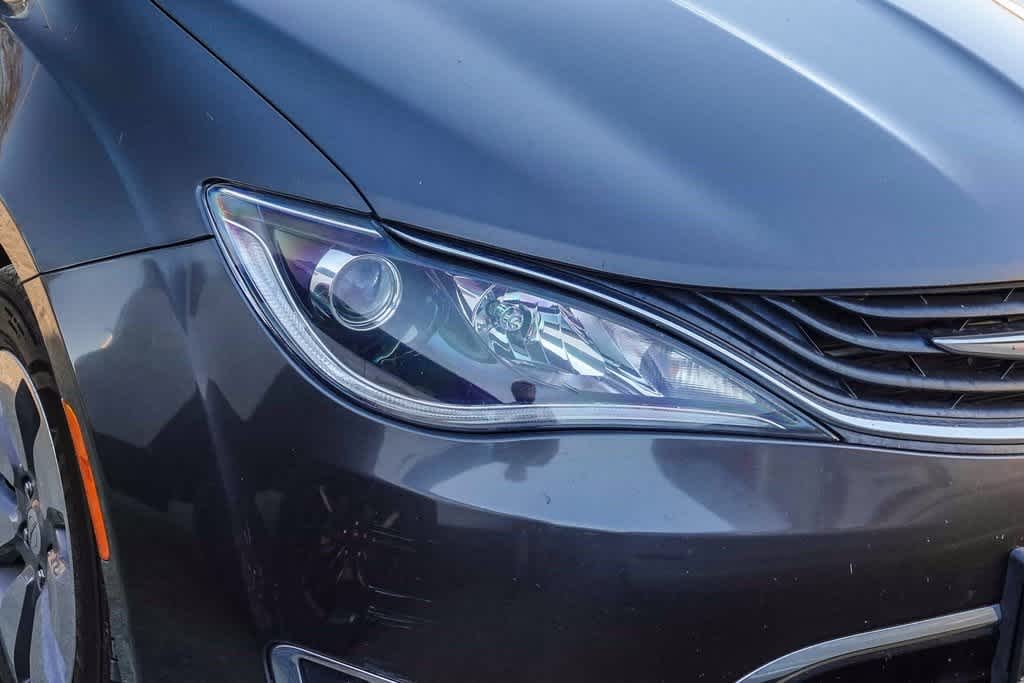 Thumbnail: 2019 Chrysler Pacifica - 4