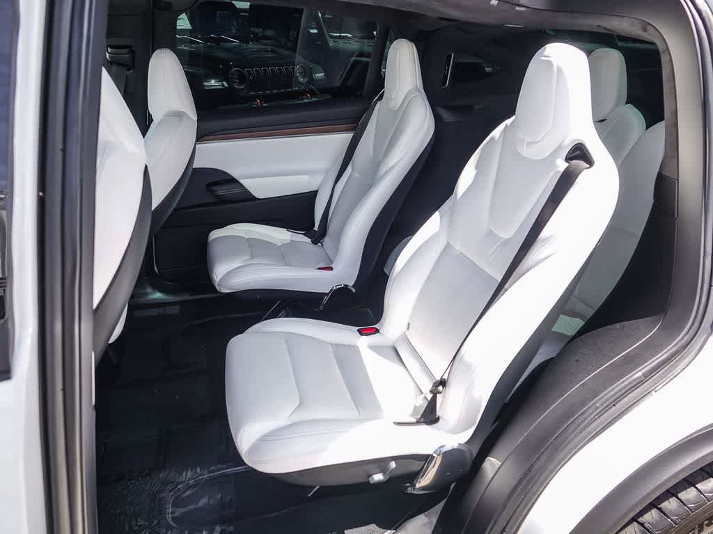 Thumbnail: 2022 Tesla Model X - 16