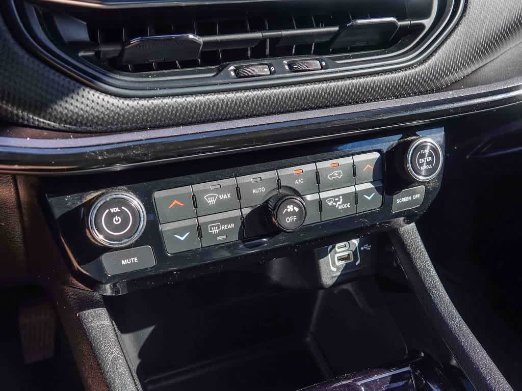 Thumbnail: 2023 Jeep Compass - 21