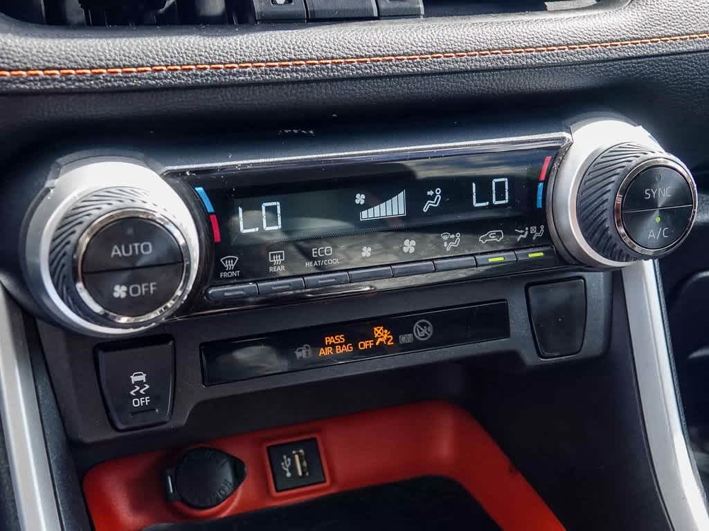 Thumbnail: 2023 Toyota RAV4 - 21