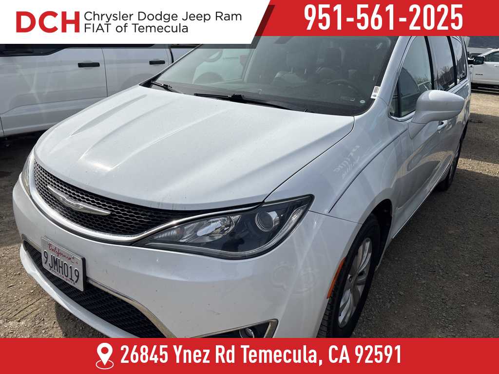 2017 Chrysler Pacifica Touring L -
                  Temecula, CA