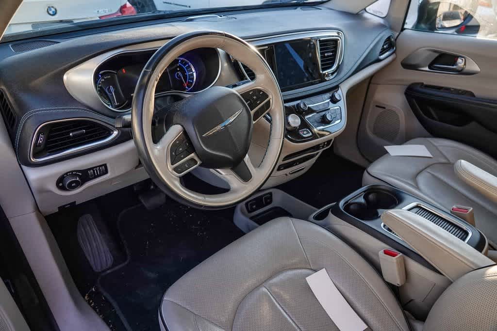 Thumbnail: 2019 Chrysler Pacifica - 20