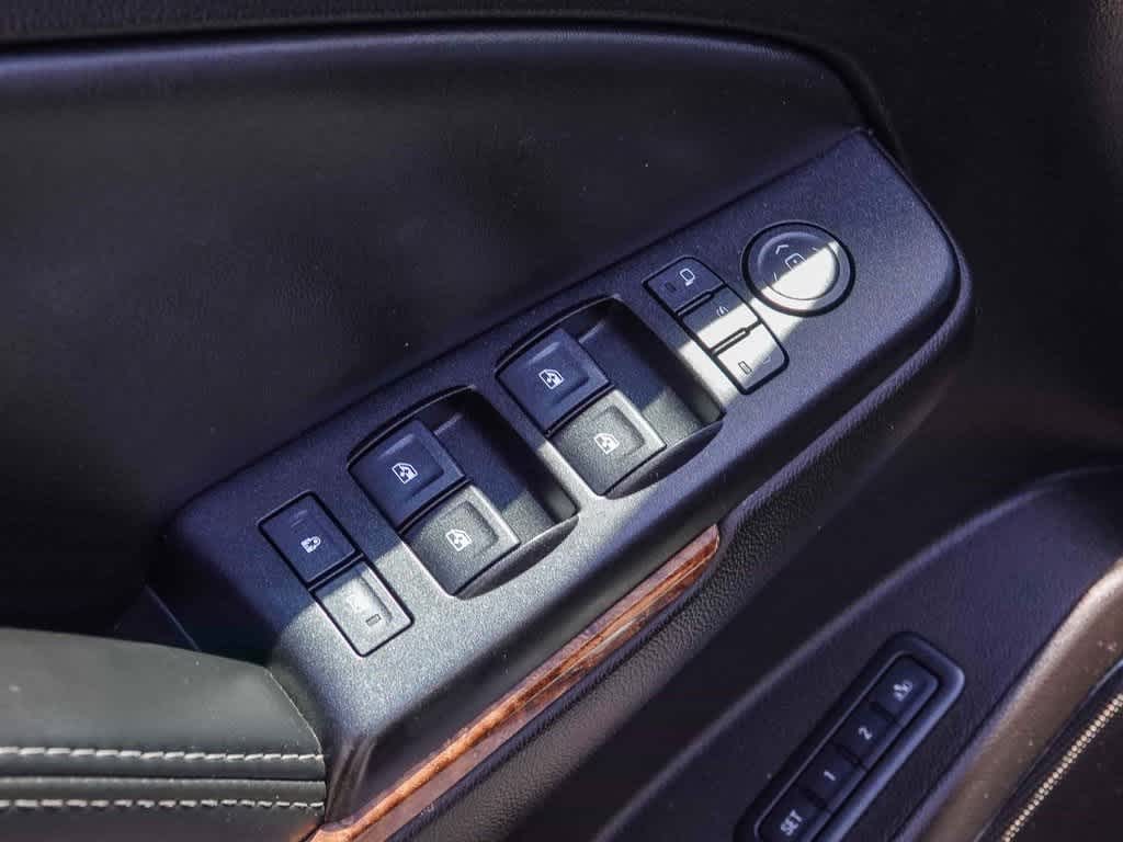 Thumbnail: 2016 Chevrolet Suburban - 20