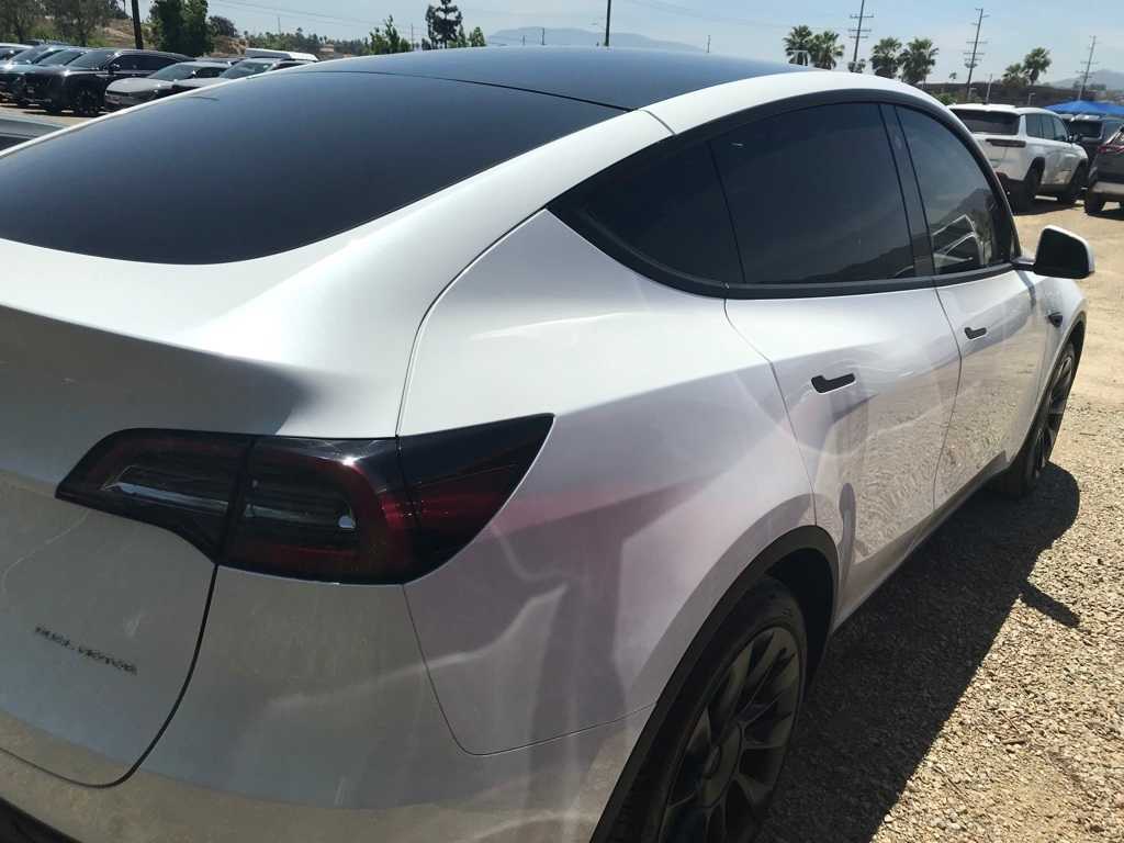 2023 Tesla Model Y Long Range 4