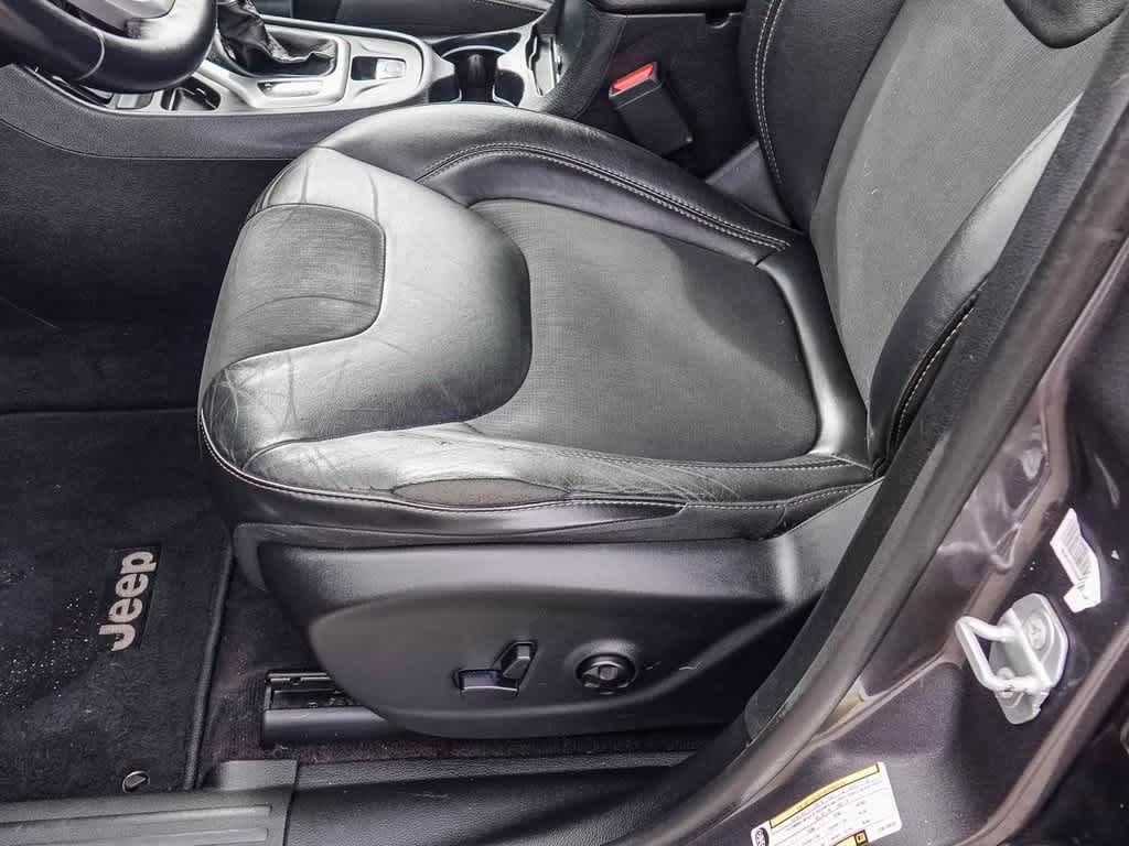 Thumbnail: 2018 Jeep Cherokee - 20