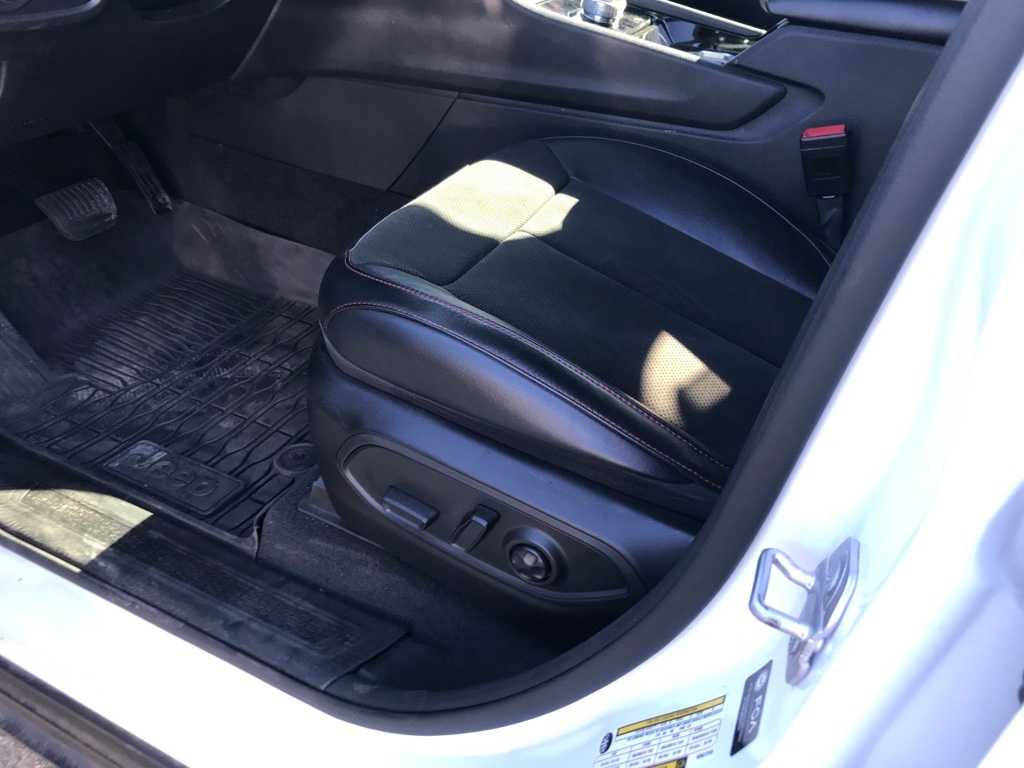 Thumbnail: 2022 Jeep Grand Cherokee - 8