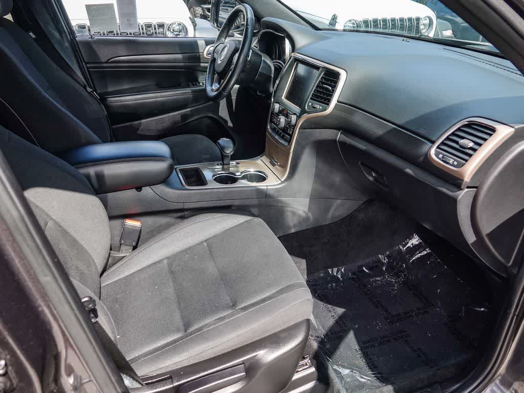 Thumbnail: 2015 Jeep Grand Cherokee - 13