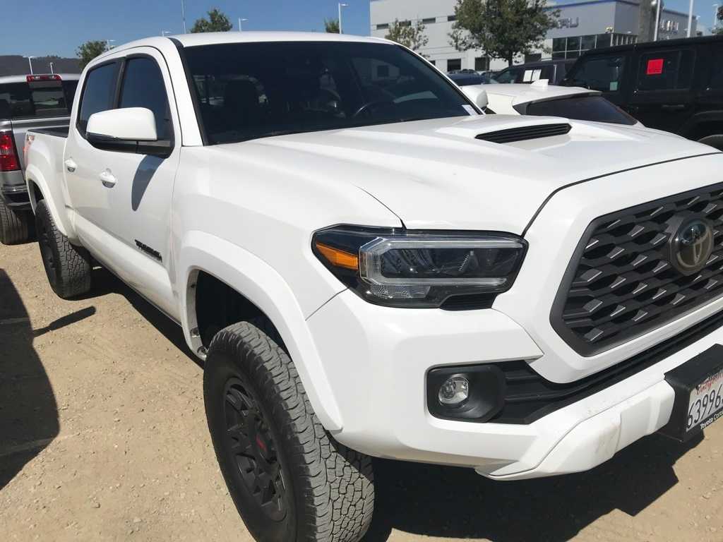 Thumbnail: 2022 Toyota Tacoma - 3