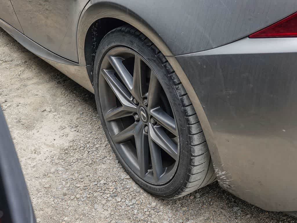 Thumbnail: 2016 Lexus IS - 17