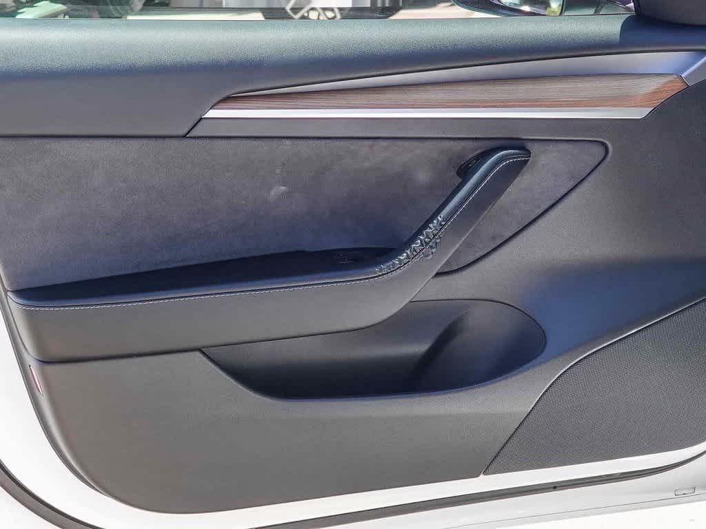Thumbnail: 2022 Tesla Model 3 - 18